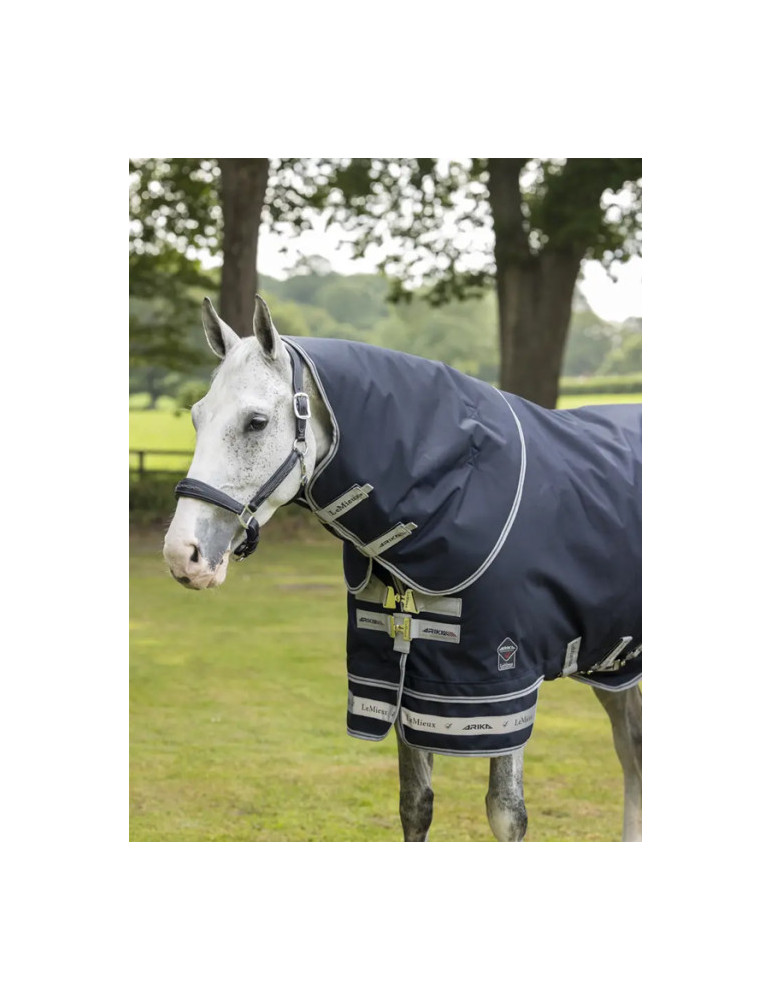 Couverture Arika Featherweight 0g LeMieux 125cm (5’9") – Ultra-légère, imperméable et respirante