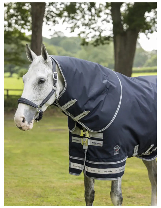 Couverture Arika Featherweight 0g LeMieux 155cm (6’9") – Ultra-légère, imperméable et respirante